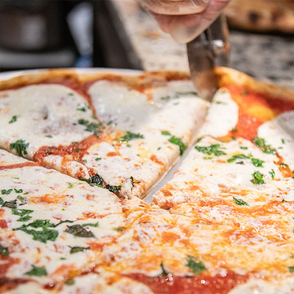 DeCicco & Sons margherita pizza