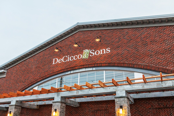 Photo of the front of DeCicco & Sons Somers location